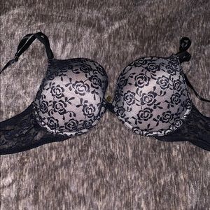 Jessica Simpson lace bra
